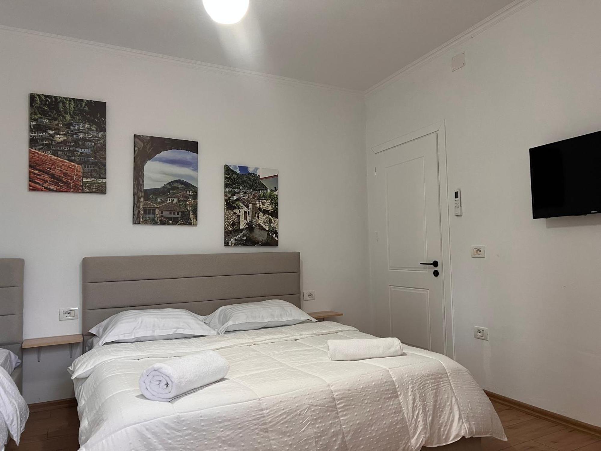 Hotel Villa Edis Berat Exteriör bild
