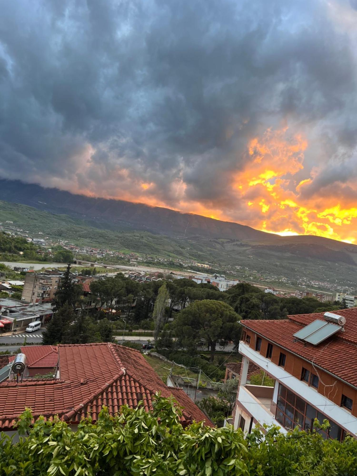 Hotel Villa Edis Berat Exteriör bild