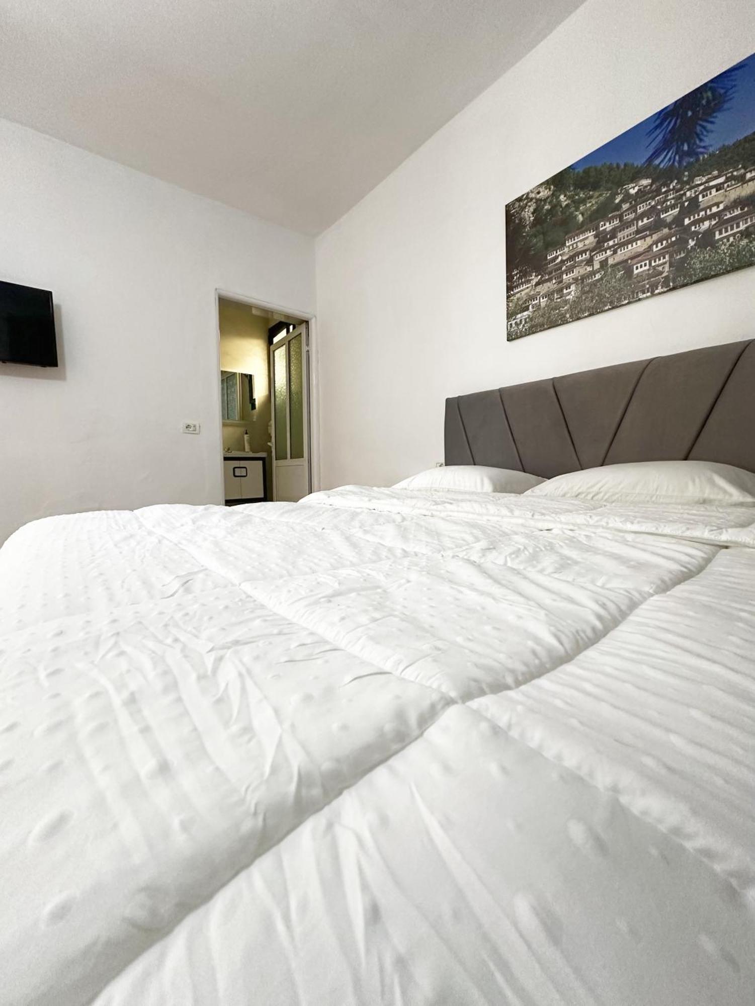 Hotel Villa Edis Berat Exteriör bild