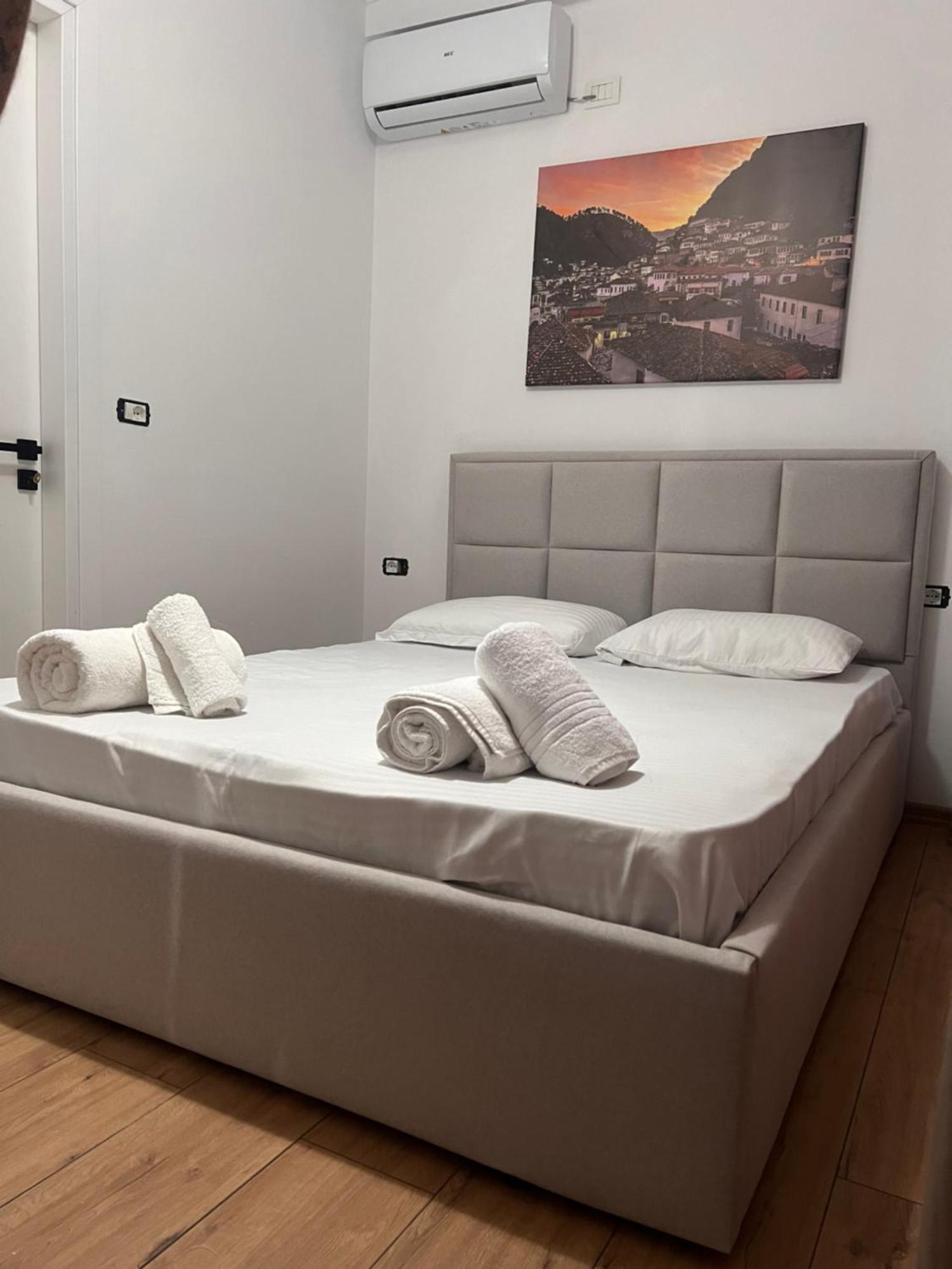 Hotel Villa Edis Berat Exteriör bild